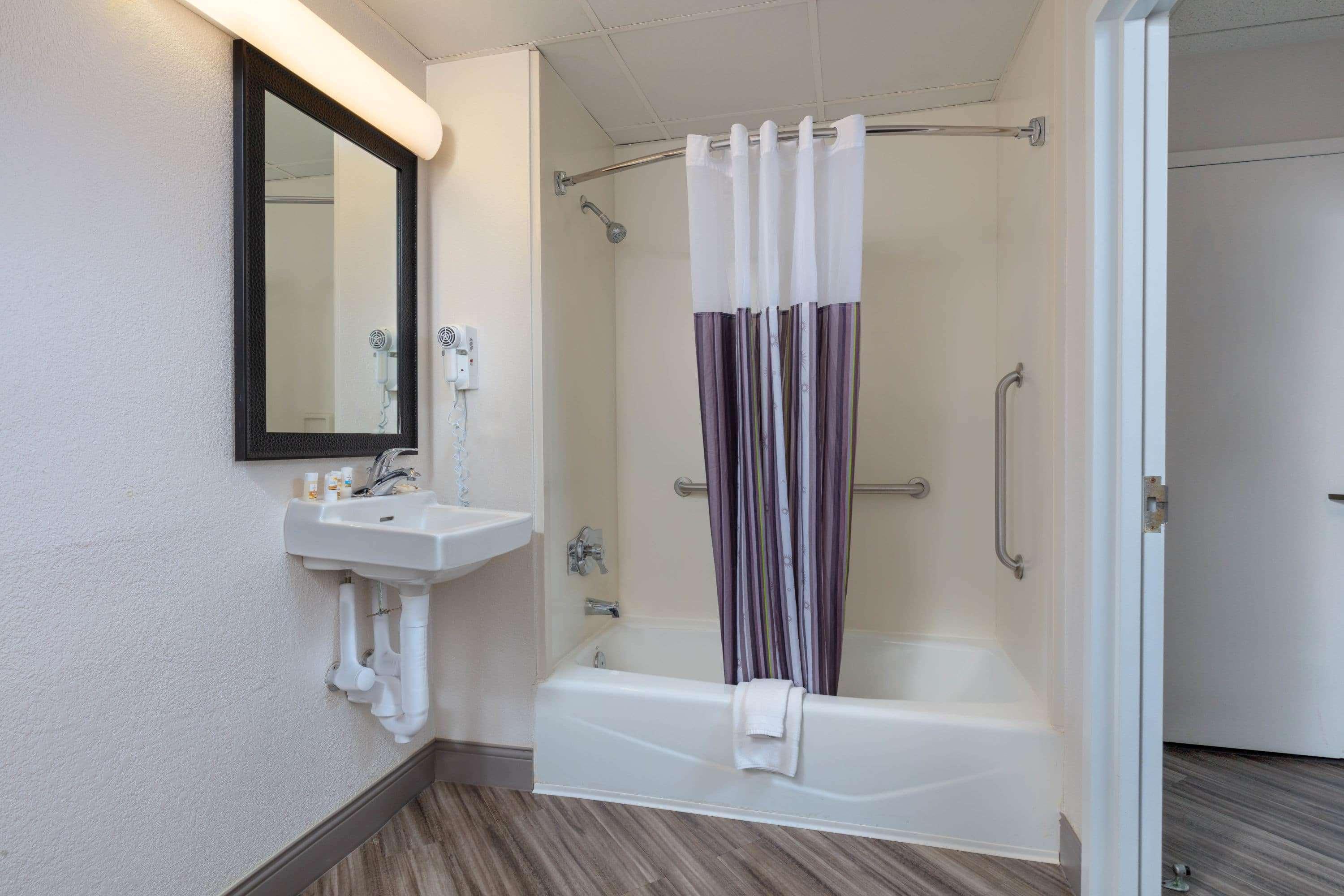 La Quinta By Wyndham Clifton/rutherford